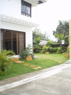 LANDSCAPED GARDEN