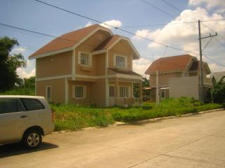 FOR SALE: House Laguna > Sta Rosa 2