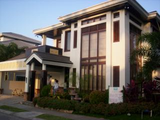 FOR SALE: House Laguna > Sta Rosa 1