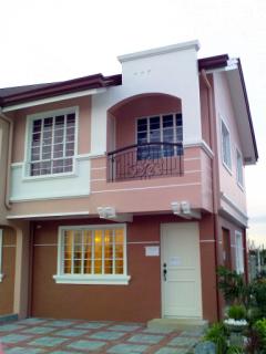 FOR SALE: Apartment / Condo / Townhouse Cavite > Imus 2