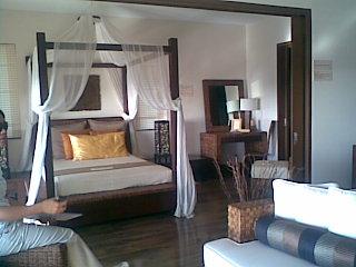 FOR SALE: Apartment / Condo / Townhouse Batangas > Other areas 11