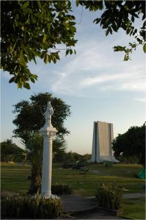Manila Memorial Park Monument
