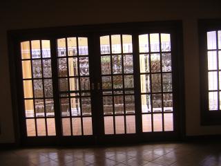 dining area to lanai