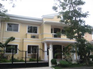 FOR SALE: House Manila Metropolitan Area > Alabang 1