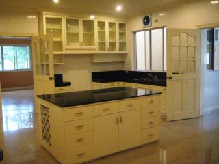 FOR SALE: House Manila Metropolitan Area > Alabang 2