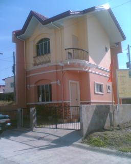 single attached / min 65sqm lot area / standard 58.6sqm flr area / 2 bedroom / 2 toilet & bath / 1 car garage