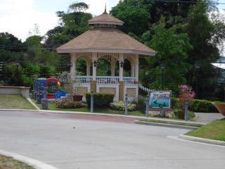 AMENITIES: CHILDRENS PARK AND PLAYGOUND