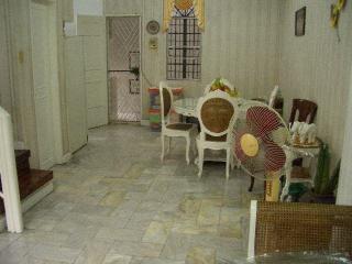 FOR RENT / LEASE: House Manila Metropolitan Area > Mandaluyong