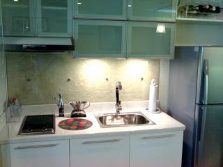 FOR SALE: Apartment / Condo / Townhouse Manila Metropolitan Area > Makati