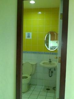 Toilet - Pic 1