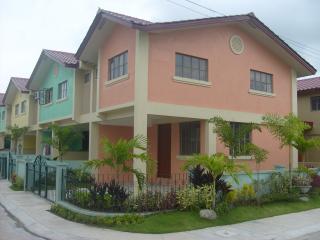 FOR SALE: Apartment / Condo / Townhouse Cavite > Imus