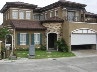 FOR SALE: House Manila Metropolitan Area > Las Pinas