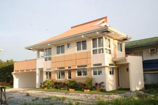 FOR SALE: House Rizal