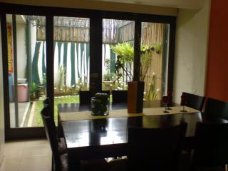 dining area & garden @ the back