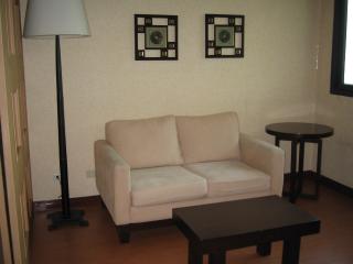 FOR SALE: Apartment / Condo / Townhouse Manila Metropolitan Area > Makati