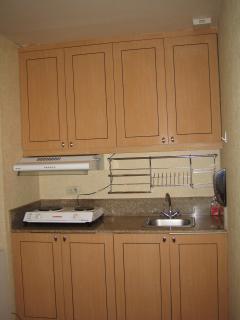 FOR SALE: Apartment / Condo / Townhouse Manila Metropolitan Area > Makati 6