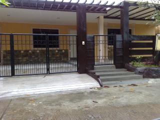 FOR SALE: House Manila Metropolitan Area > Paranaque