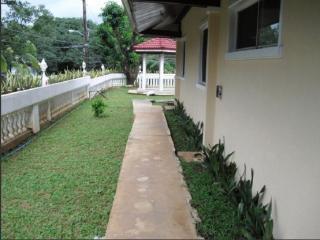 FOR SALE: House Manila Metropolitan Area > Other areas 6