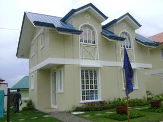 FOR SALE: House Laguna > Sta Rosa 1