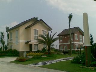 FOR SALE: House Cavite > Bacoor 1