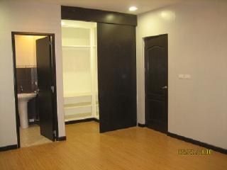 master bedroom toilet and walk-in closet