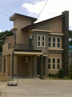 FOR SALE: House Pampanga > Angeles City