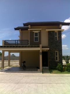 FOR SALE: Apartment / Condo / Townhouse Pampanga > Angeles City