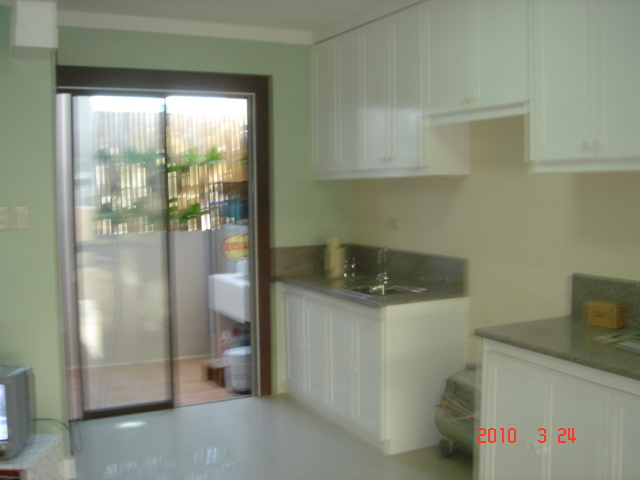 FOR SALE: House Manila Metropolitan Area > Manila 2