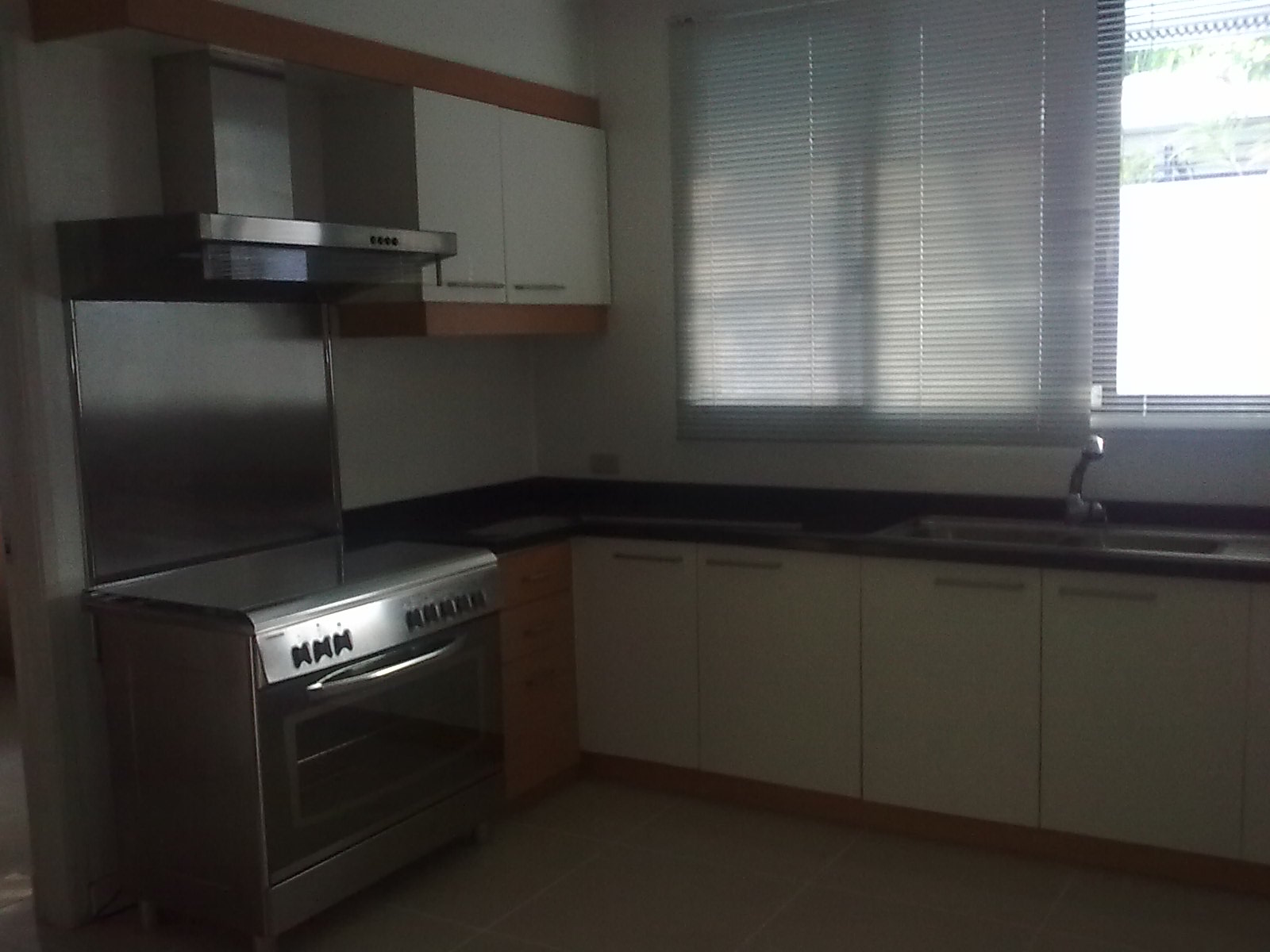 FOR SALE: House Manila Metropolitan Area > Makati 4