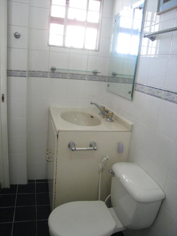 bedroom toilet and bath