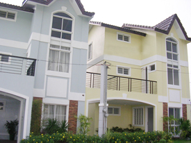 3 storey house, 4 bedrooms, 3 toilet & bath, 