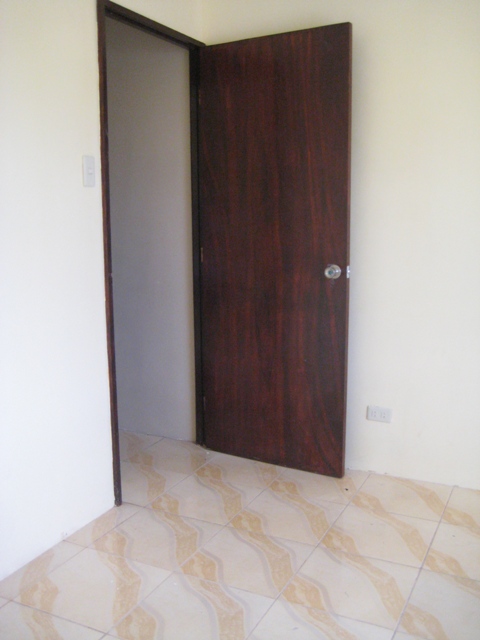 FOR SALE: Apartment / Condo / Townhouse Cavite 12