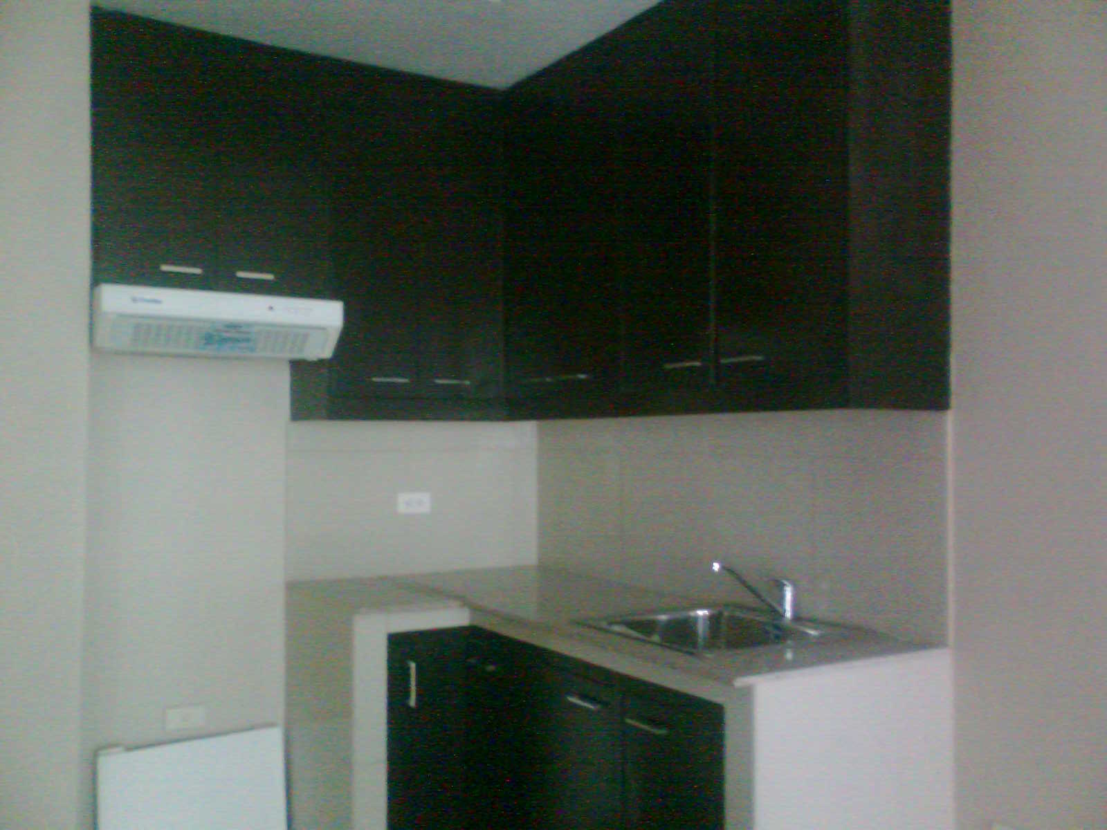 FOR RENT / LEASE: Apartment / Condo / Townhouse Manila Metropolitan Area > Makati 4