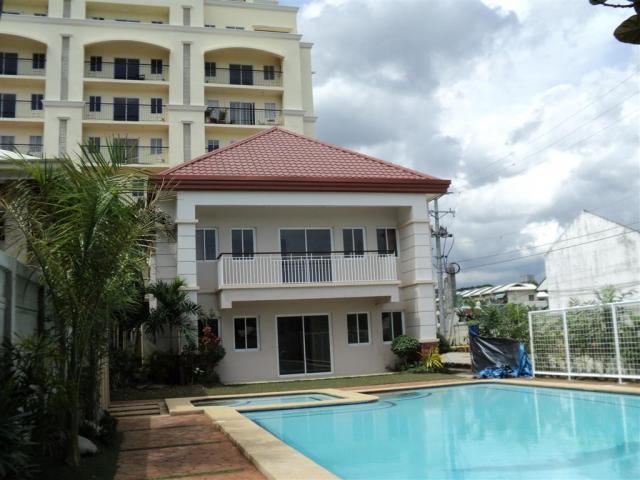 CLUBHOUSE & SWIMMING POOL