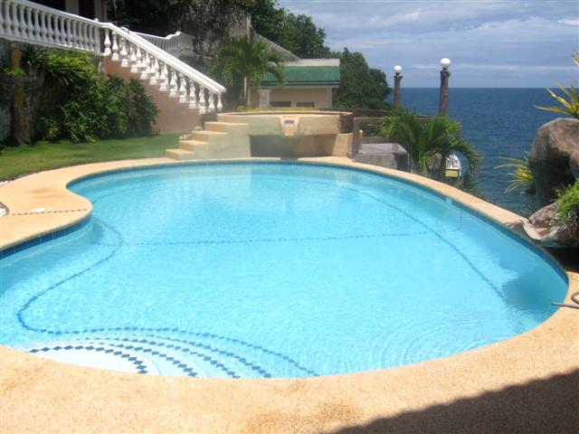 BIG SWIMMING POOL & JACUZZI