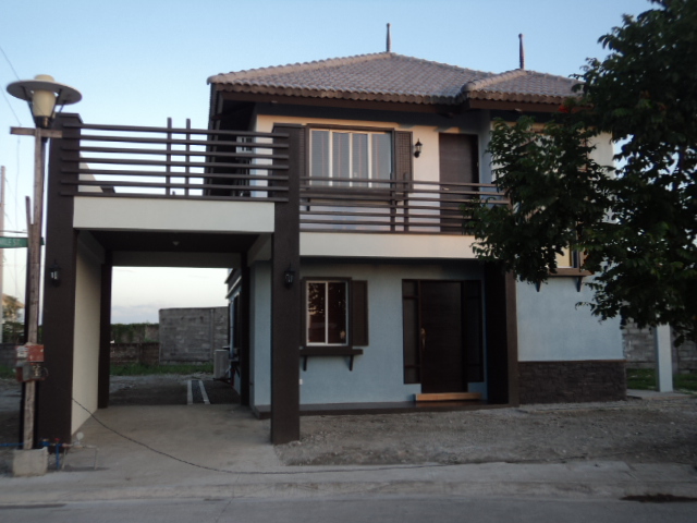 FOR SALE: House Laguna