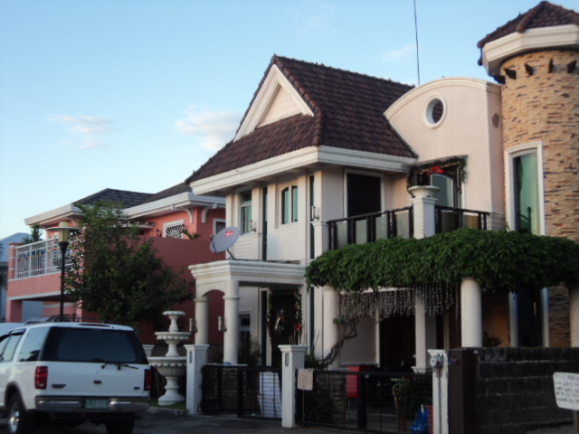 FOR SALE: House Laguna 2