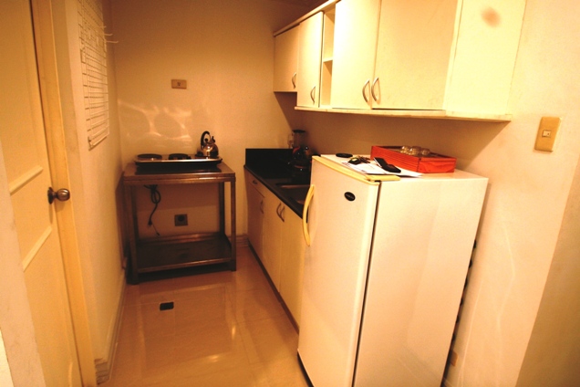 FOR SALE: Apartment / Condo / Townhouse Manila Metropolitan Area > Makati 2