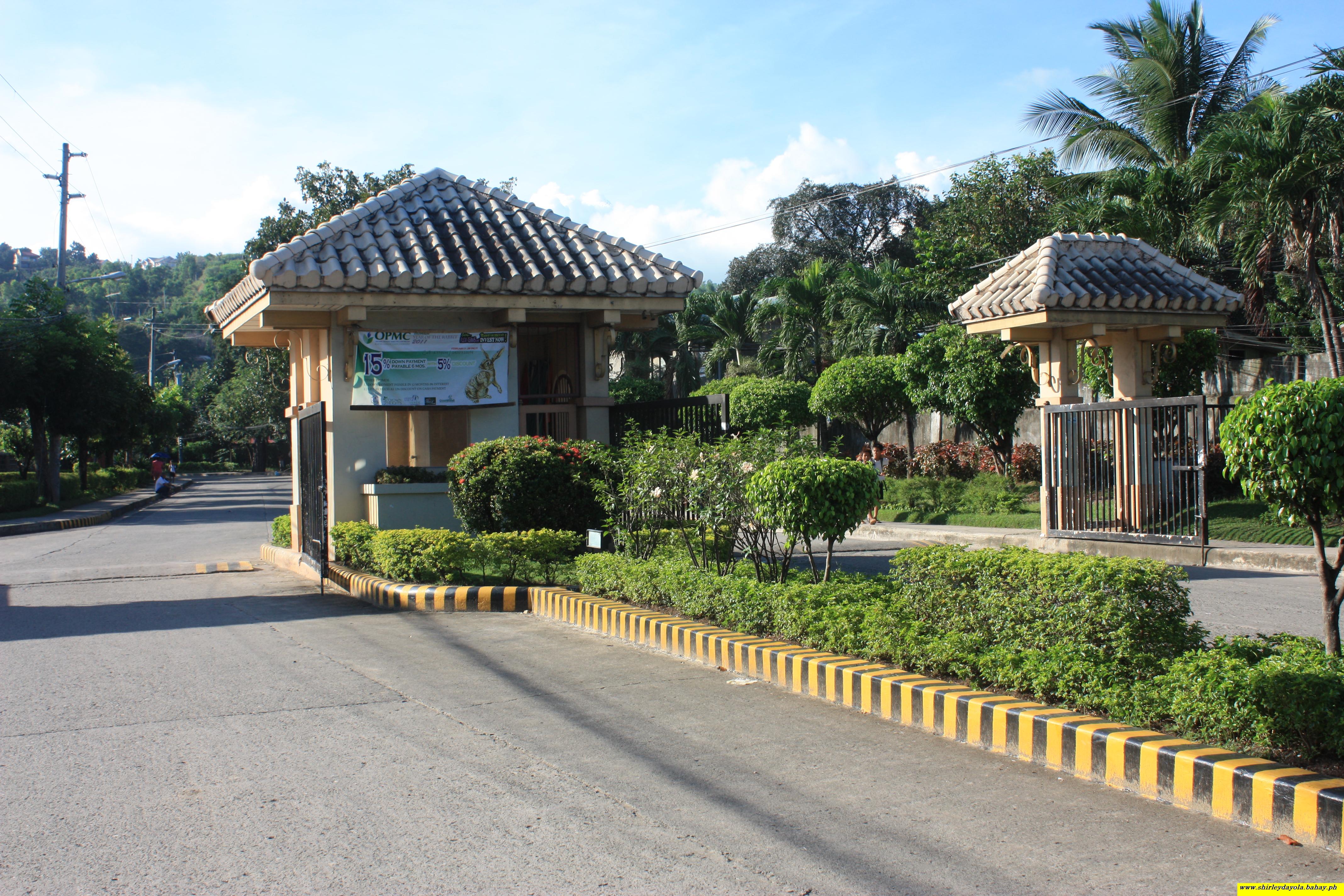 ENTRANCE GATE-The sizes of the lots ranges from 150 to 600 square meters. Vista Grande Subd.Phase 3  Price- P 7,200/sq.m.   Requirements; 1, Xerox copy Marraige Contract-if married 2, Xerox copy Passport/ Residence Cert.- Husband & Wife 3, Xerox copy Vali