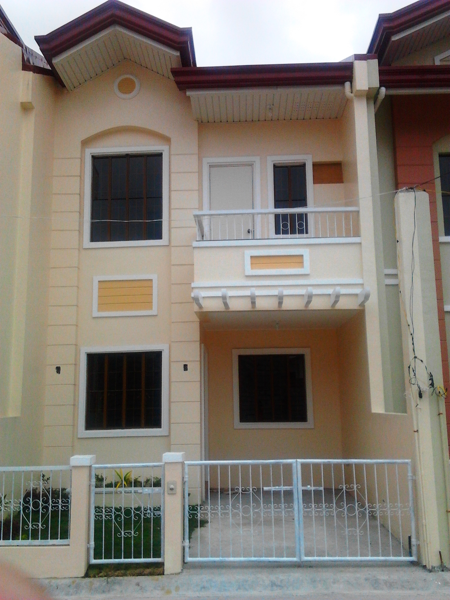 50sqm lot area / 64 sqm floor arrea