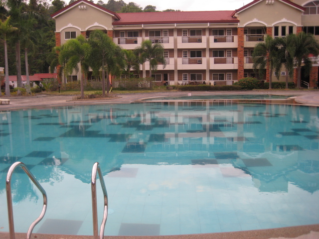 Full Amenities (pool, restaurant,gym, jogging trail