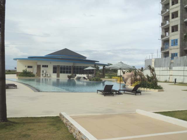 CLUBHOUSE & POOL