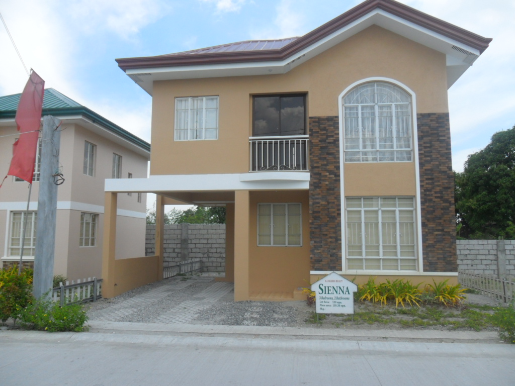 FOR SALE: House Pampanga > San Fernando