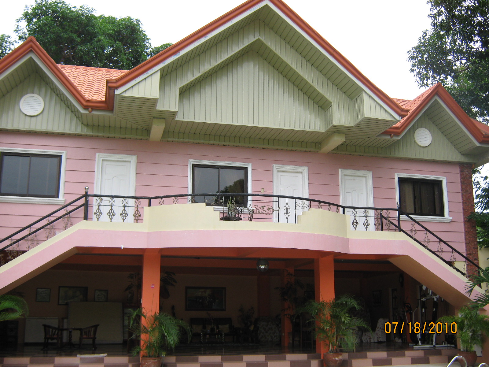 Second house beside swimming pool