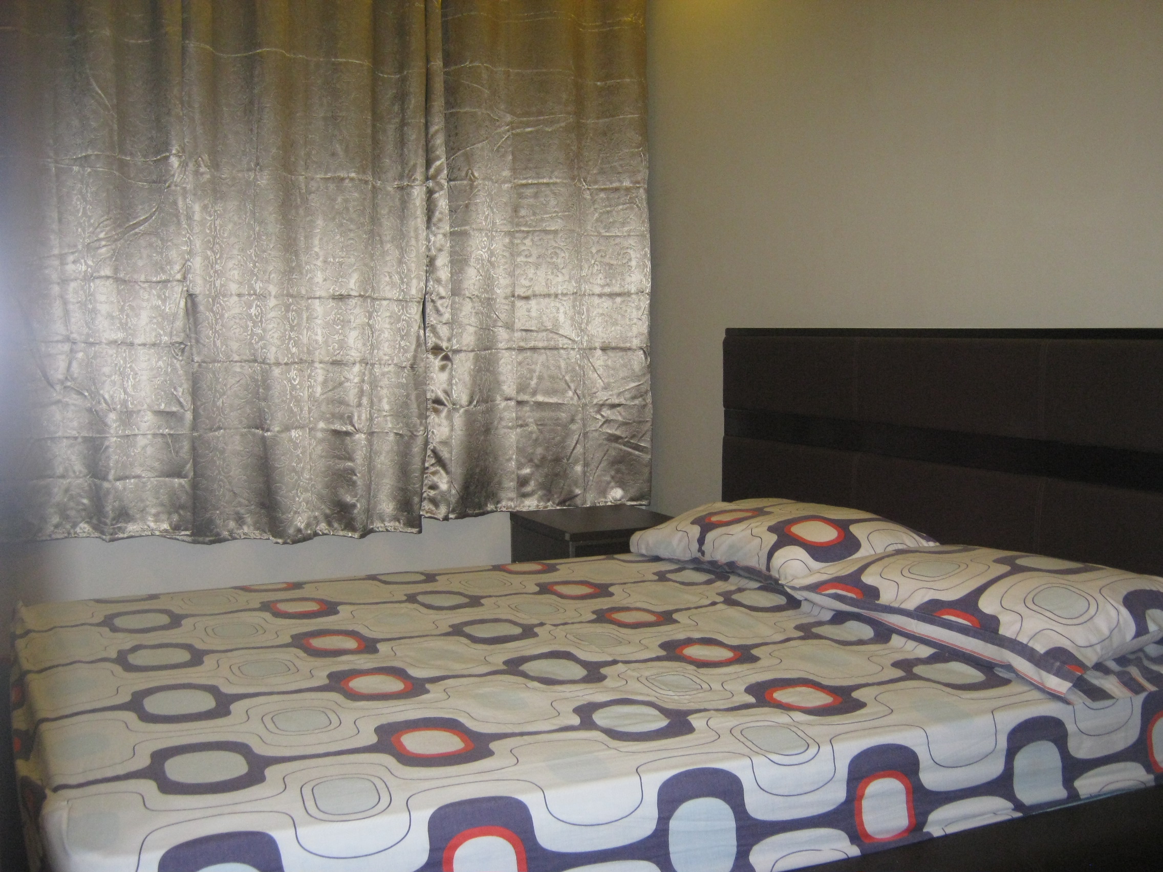 FOR RENT / LEASE: Apartment / Condo / Townhouse Manila Metropolitan Area > Makati 14