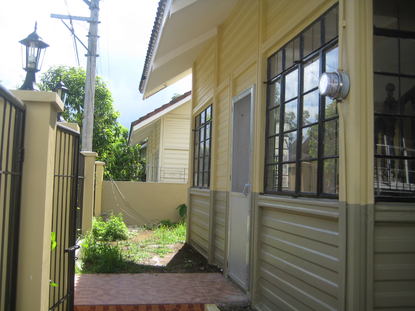 FOR SALE: House Batangas > Other areas 14