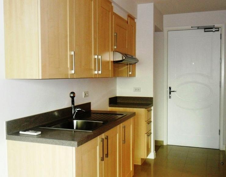 FOR RENT / LEASE: Apartment / Condo / Townhouse Manila Metropolitan Area > Makati 4