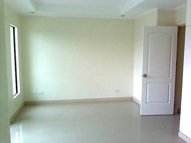 FOR SALE: Apartment / Condo / Townhouse Manila Metropolitan Area > Paranaque 9