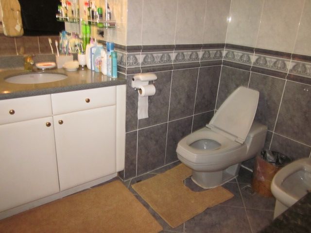 Master's bathroom