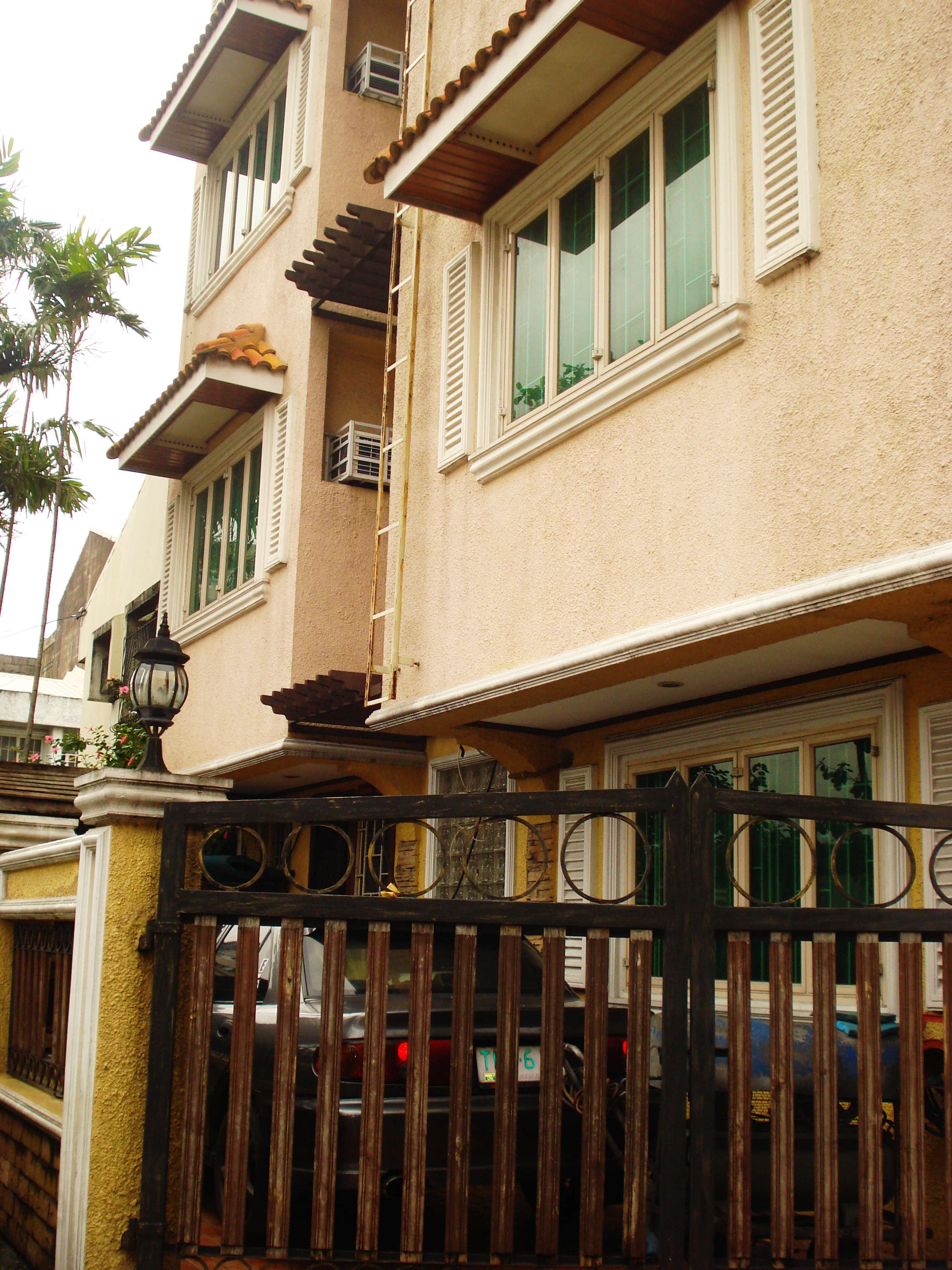 FOR SALE: Apartment / Condo / Townhouse Manila Metropolitan Area > Quezon